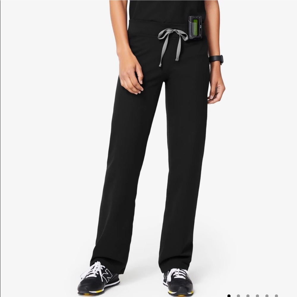 3 pairs of FIGS Scrub pants. Size large regular - Picture 2 of 4